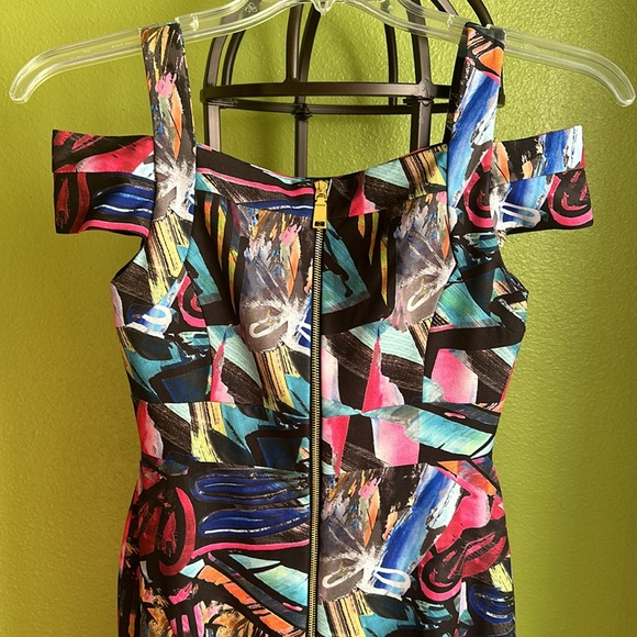💖Nicole Miller abstract print pencil skirt dress with off the shoulder sleeves - Picture 3 of 5